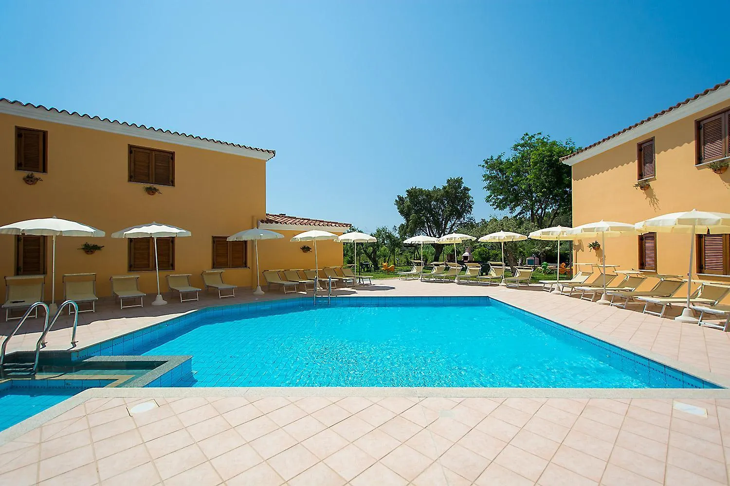 Residence Cala Viola Cala Liberotto 3*,  Italien